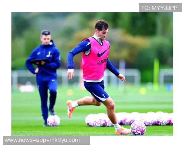 热刺迎战利兹联首发阵容公布西蒙斯特尔库杜斯出战帕利尼亚参赛