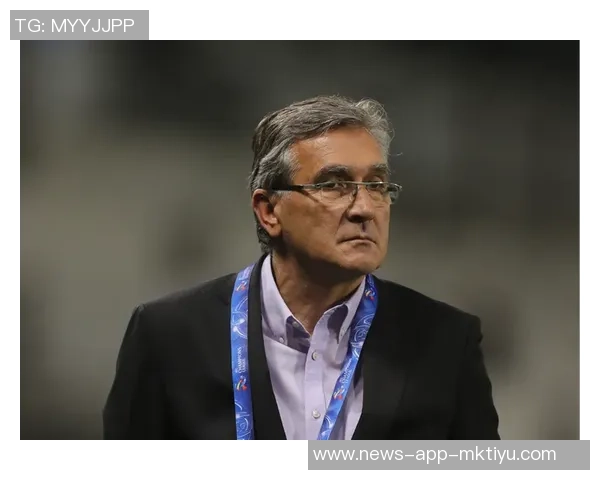 伊万:足协提议部分球员留洋需说服俱乐部与家长支持 伊万:足协提议部分球员留洋需说服俱乐部与家长支持